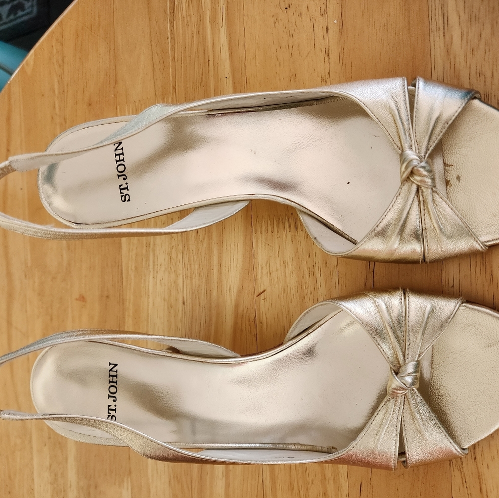 St. John Gold Leather open strap  Evening pumps sz 7 B